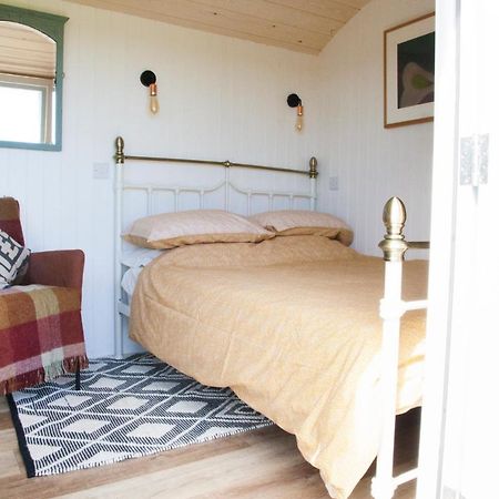 Ewe With A View Sea View Shepherds Huts Breage Exterior foto